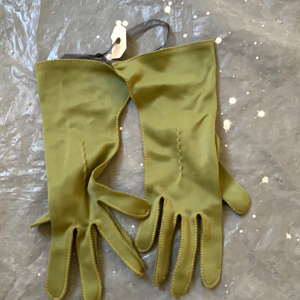 Into vintage gloves